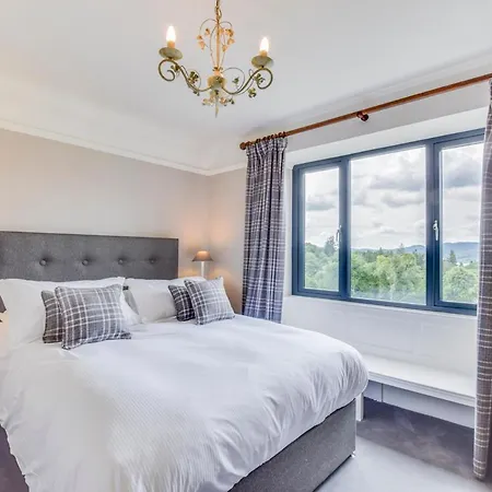 Bowness-on-windermere Sleeps 10 With Wifi Villa Bowness-on-Windermere