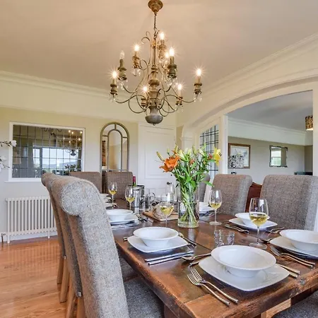 Villa Bowness-on-windermere Sleeps 10 With Wifi *