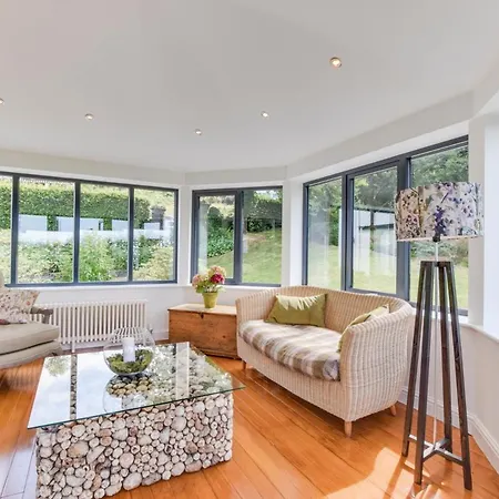 Bowness-on-windermere Sleeps 10 With Wifi
