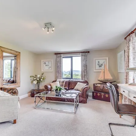 Bowness-on-windermere Sleeps 10 With Wifi Вилла